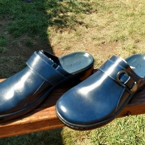 Clarks woman's mules